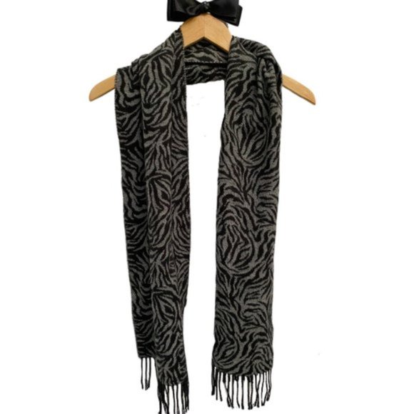 Merona black and gray zebra scarf with frayed edge - Picture 3 of 4
